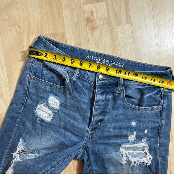 American Eagle Outfitters Women's Tomgirl Distressed High Waisted Jeans Size 6R - Picture 4 of 10